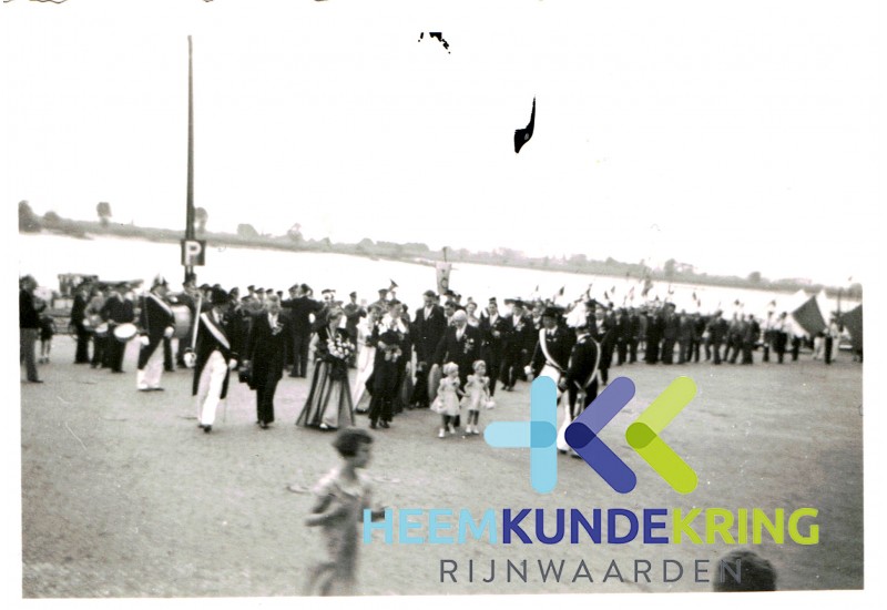 1956-0613 (2)
